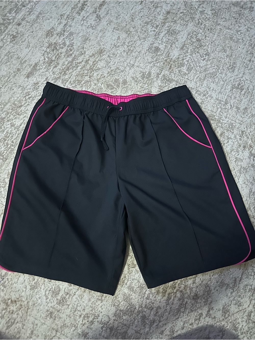Made for Life Women’s Large Black Pink Piping Athletic Shorts Y2K Activewear
